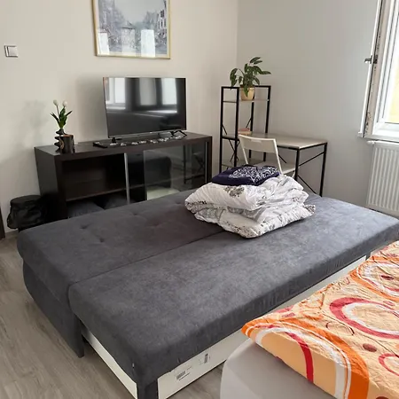 Διαμέρισμα Big Calm Flat In Historical Wenceslas Sq Building