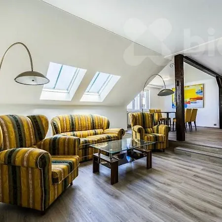 Big Calm Flat In Historical Wenceslas Sq Building