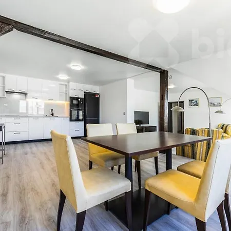 Big Calm Flat In Historical Wenceslas Sq Building *