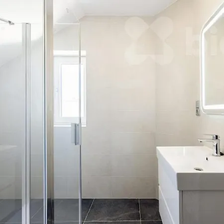 Big Calm Flat In Historical Wenceslas Sq Building Διαμέρισμα Πράγα